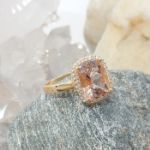 Diamantring i gult gull 0,10ct TW-Si med Morganite - COC11990