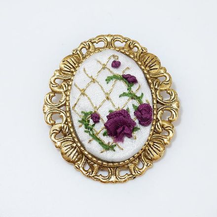 Broderte smykke fra YAde 28x35 mm - 741006 Broderte smykke fra YAde 28x35 mm - 741006