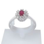 Diamantring i gull 0,12 ct W-SI og rubin-5702860