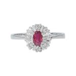 Diamantring i gull 0,12 ct W-SI og rubin-5702860