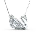 Swarovski smykke Dancing Swan necklace Swan, White, Rhodium plated - 5514421