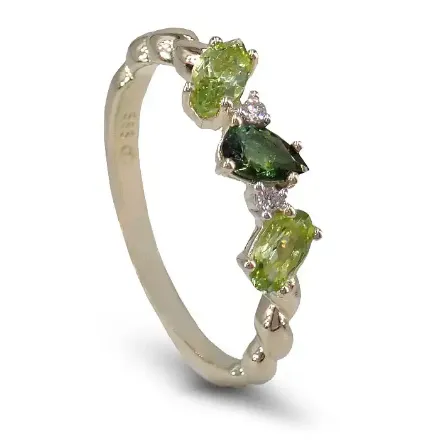 Diamantring i gult gull 0,02 ct W-Si med edelstener- Bur560798  Diamantring i gult gull 0,02 ct W-Si med edelstener- Bur560798