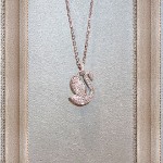 Swarovski smykke Iconic Swan pendant Swan, Medium, White, Rhodium plated - 5647872