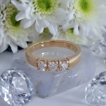 Forlovelsesring diamantring Iselin 3x0,15 ct TW-Si i gult gull 14kt-85030150