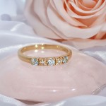 Diamantring i gult gull 14kt med topas og 0,013 ct W-Si - COC00376topas