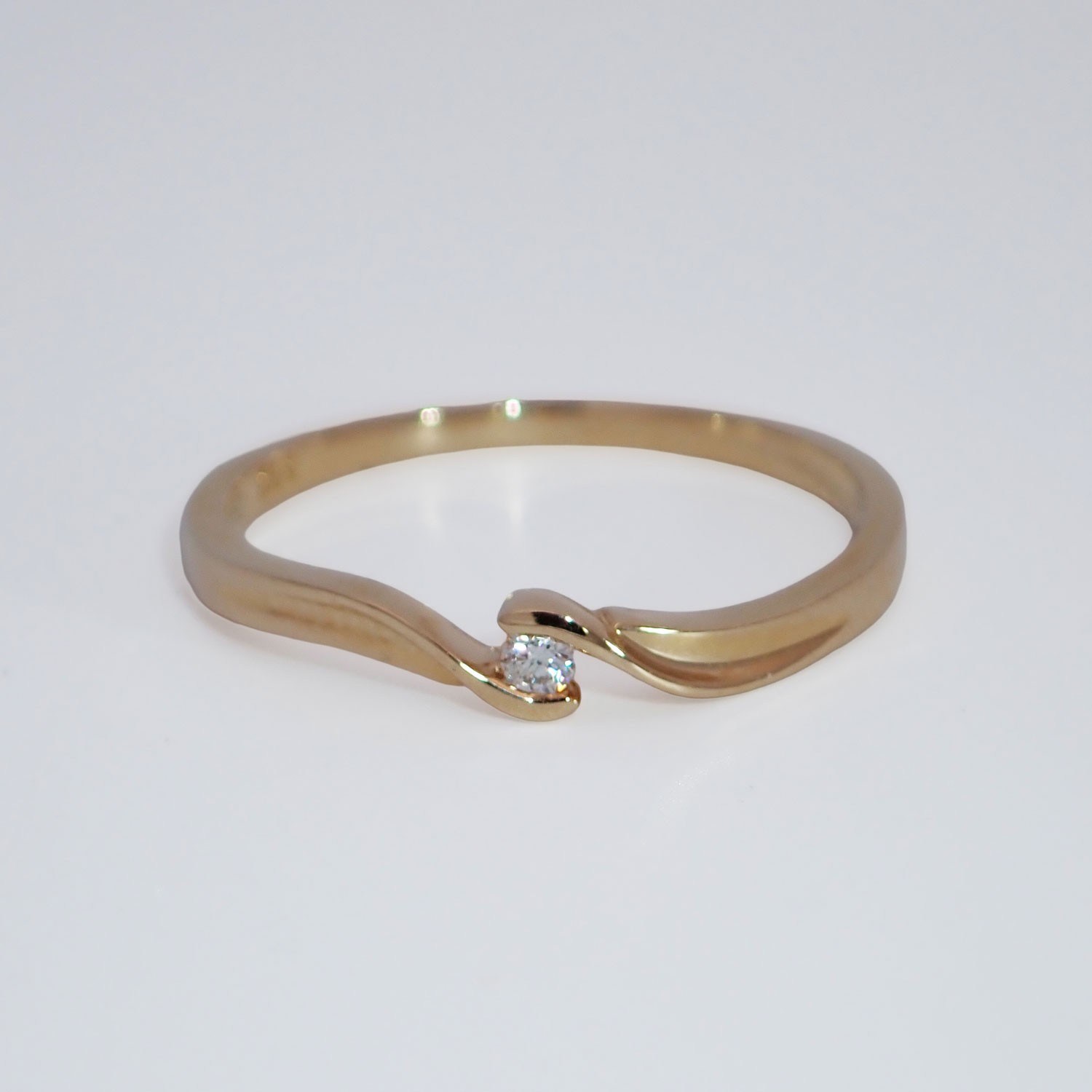 Diamantring i 14kt gult gull  med diamanter 0,03 ct TW-Si - coc5000316