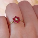 Diamantring med rubin og diamanter 0,03 ct W-Si - bur615219g