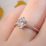 Forlovelsesring Gaia med Oval Lab Grown diamant i 1.00 ct og River (D) - VS1 - LG100gg