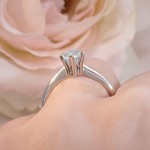 Forlovelsesring Gaia med Oval Lab Grown diamant i 1.00 ct og River (D) - VS1 - LG100gg