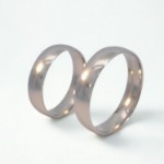 Giftering i platina 950, 5 mm. RUBIN modell 167 - 1050