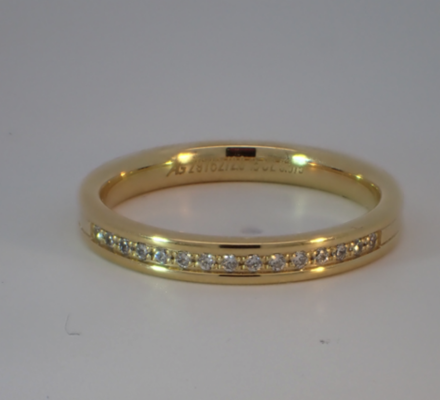 Diamantring i gult gull 14 kt med 15 diamanter - 2976228