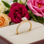 Forlovelsesring i gult gull med Lab Grown diamant 0,69ct TW-VS - Bur5Z00060