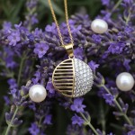 Smykke i gult gull med zirkonia - 26729