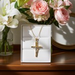 Gullsmykke kors krusifiks i 14K gult gull - 27493