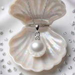 Gullsmykke med perler 10-10,5mm og diamanter 0,10ct W-Si - Coc4000142