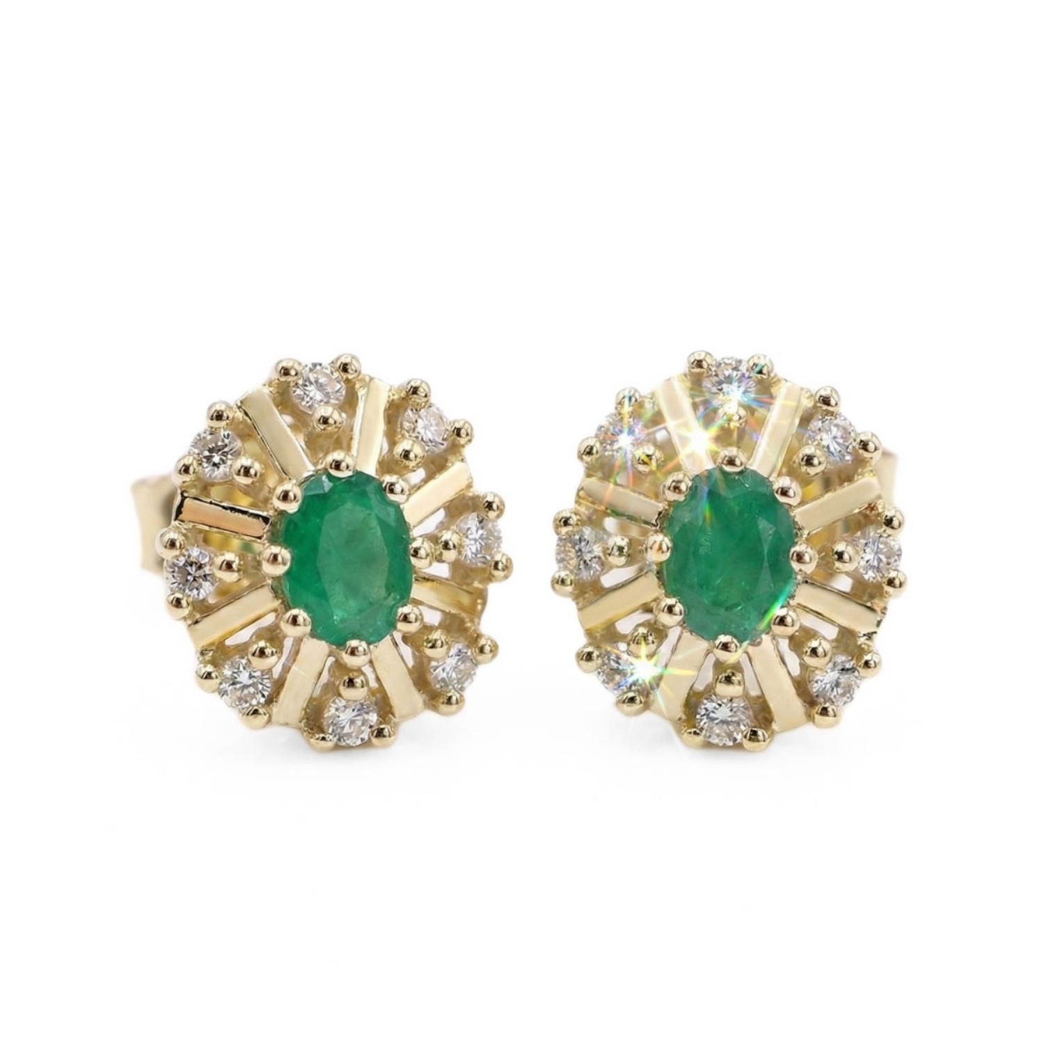 Diamantøredobber i gult gull med 0,16 ct W-SI og smaragd - bur760088