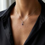 Diamantsmykke med 0,06 ct W-Si og rubin - Bur270158