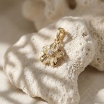 Gullsmykke Blomst i 14kt gull med diamant 0,02ct W-Si - coc4070804