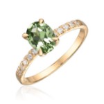 Gullring Olivia i 14kt gult gull med oval midtstein grønn turmalin og 0,12ct W-Si sidesteiner - 57456