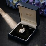 Diamantsmykke i gull med 0,32 ct W-si -BUR250165150