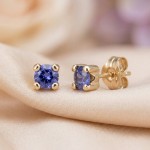 Øredobber i gult gull 14 kt med blå/lilla zirkon - 47592
