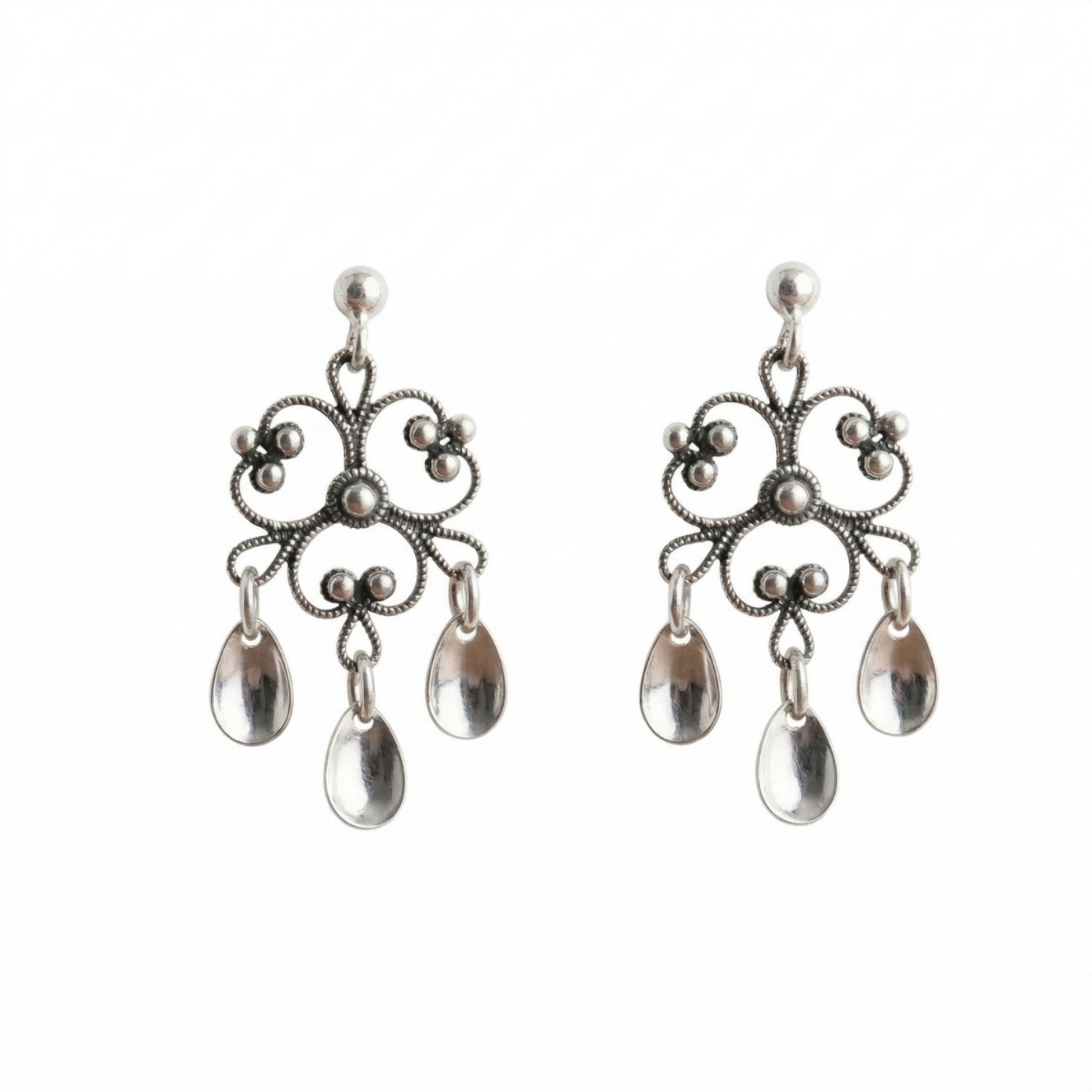 Ørepynt, oksidert. Graffer - 251111