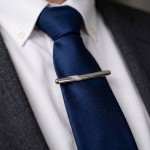 Slipsnål i sølv med metall bakstykke. Rhodinert - 63880